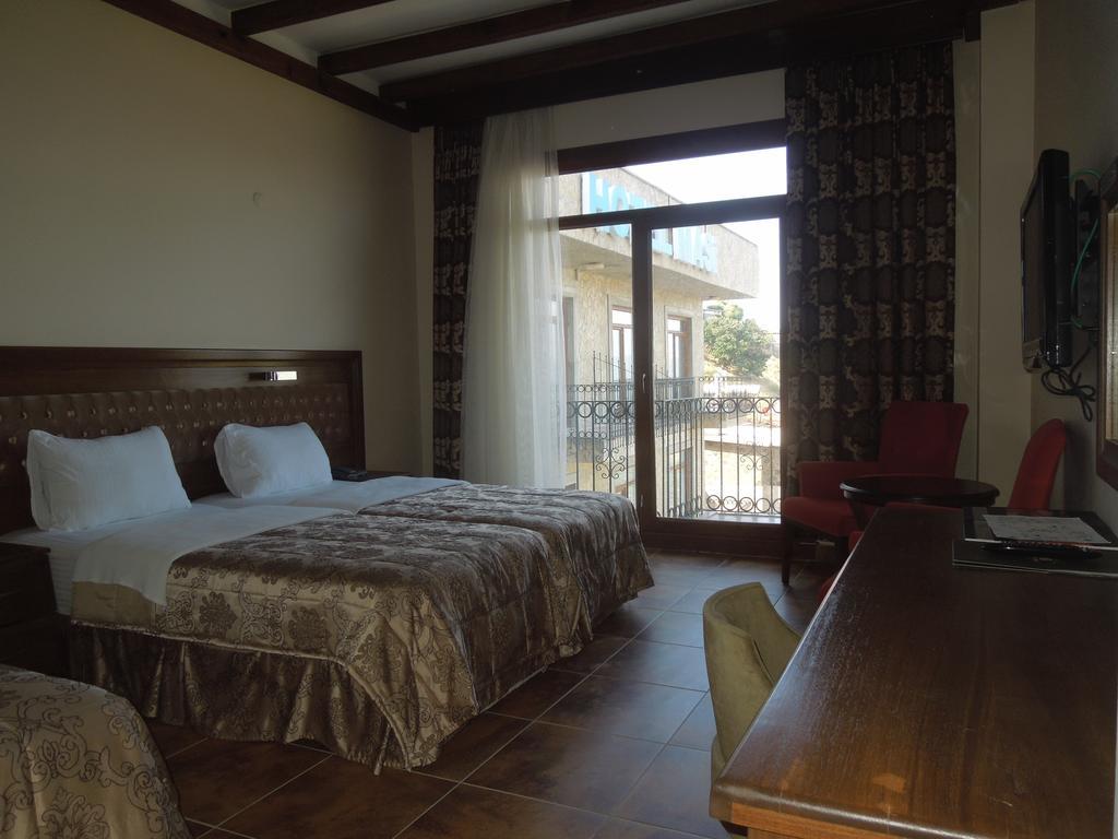 Masi Hotel İmroz Kamer foto
